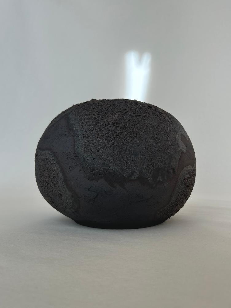 GLOBE VESSEL BLACK - 1