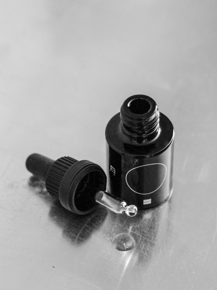 HAKUDO MOON ESSENCE