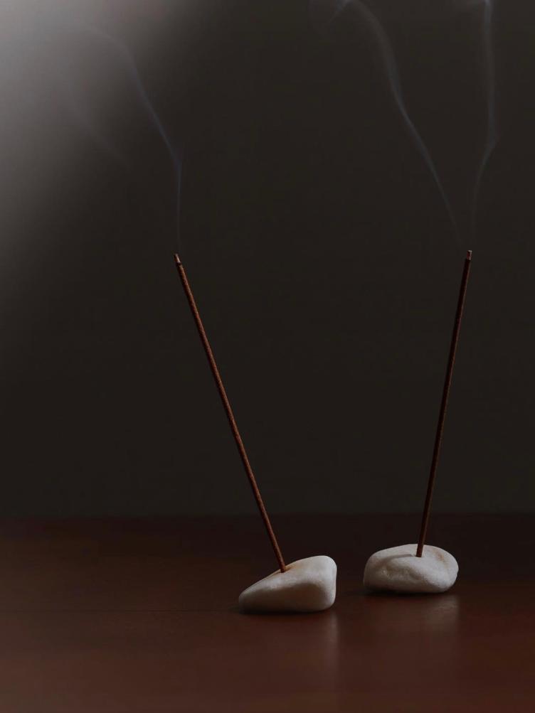 INCENSE HOLDER WHITE STONE