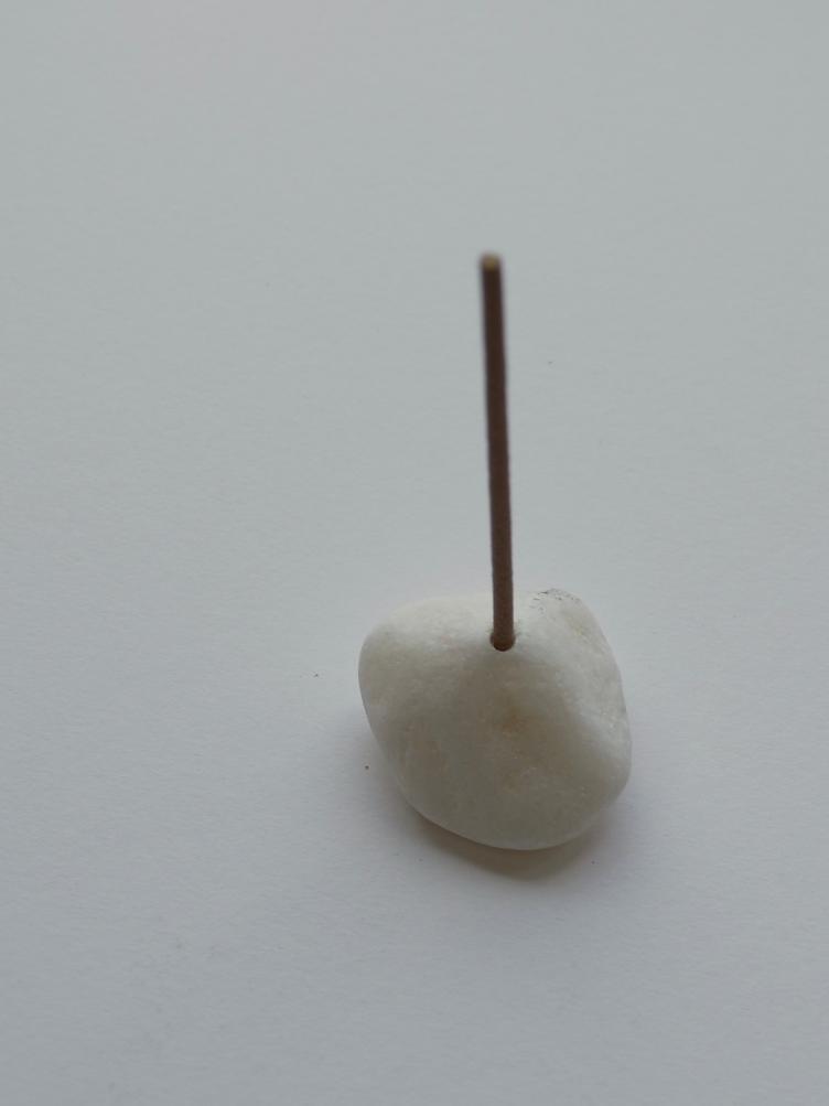 INCENSE HOLDER WHITE STONE - 1