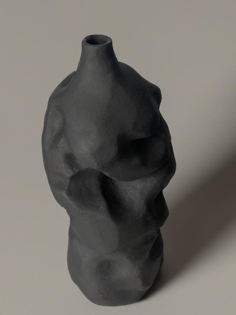 TALL RIKA VESSEL BLACK - 1